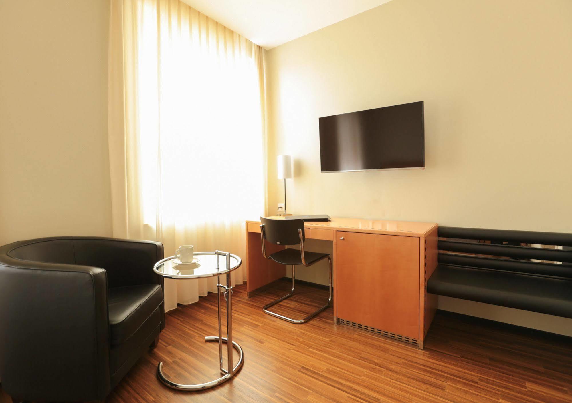 Art Deco Hotel Elite Biel Bagian luar foto